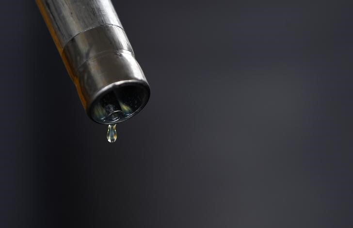 Oil up for 4th Month But Stays Stuck in Low $40s