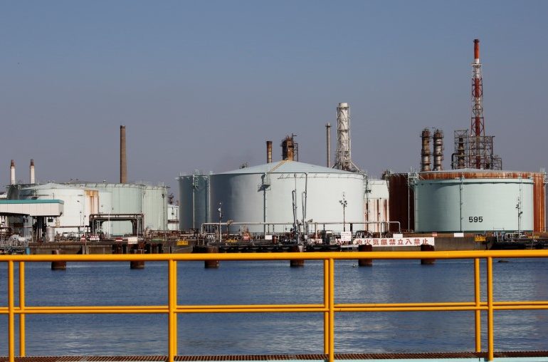 Oil Stockpiles Fell by 1 Million Barrels: EIA