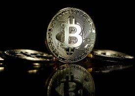 Bitcoin rises 5.6% to $21,044